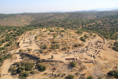 1. Aerial photograph of Khirbet Qeiyafa at the end of the 2011 excavation season.