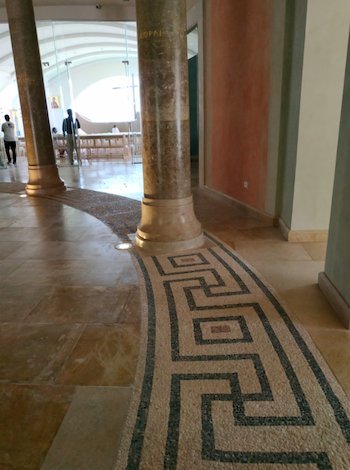 Fig. 2. Women's Atrium at the modern prayer house Duc In Altum. Note the modern mosaic floor that reproduces elements from the Magdala synagogue mosaic. Photograph by the author, 2018.