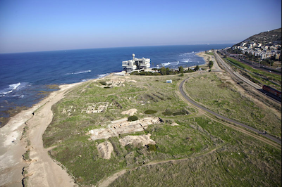 Tel Shikmona on the shores of Haifa, Israel. An aerial photograph, looking north (photo: M. Eisenberg).